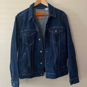 Levi’s denim jacket. Size Large. Mens
